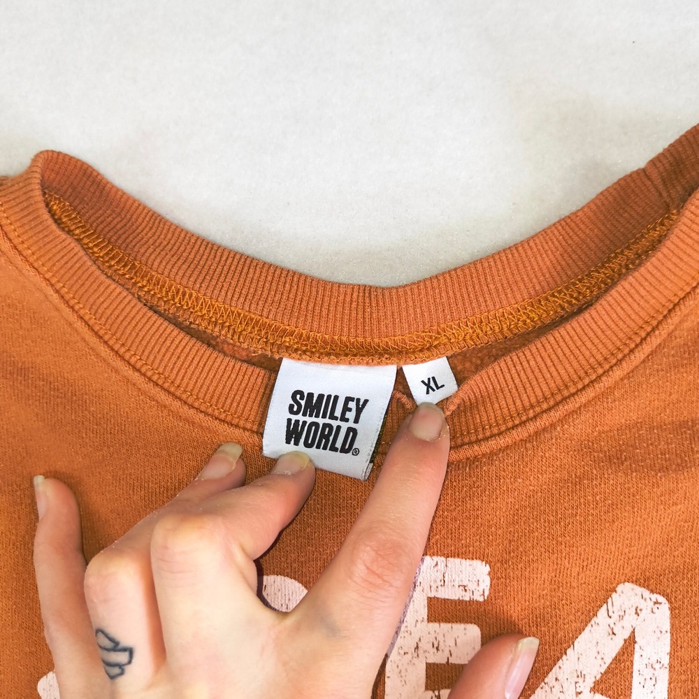 SmileyWorld Spread Kindness Graphic Sweatshirt Womens XL Cropped Orange‎ - Picture 3 of 9